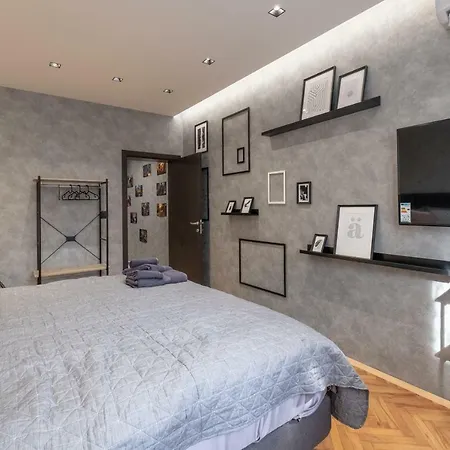 Apartment Dream - Designer Two Bedroom Two Bathroom On Hristo Botev